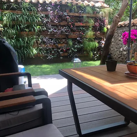 Villa Kaleici Muestakil Bahceli Muethis Ev *