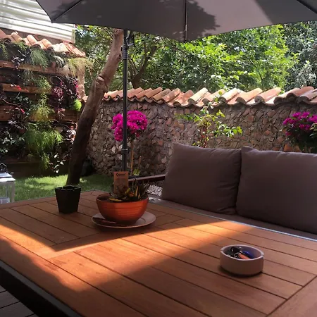 Villa Kaleici Muestakil Bahceli Muethis Ev Antalya